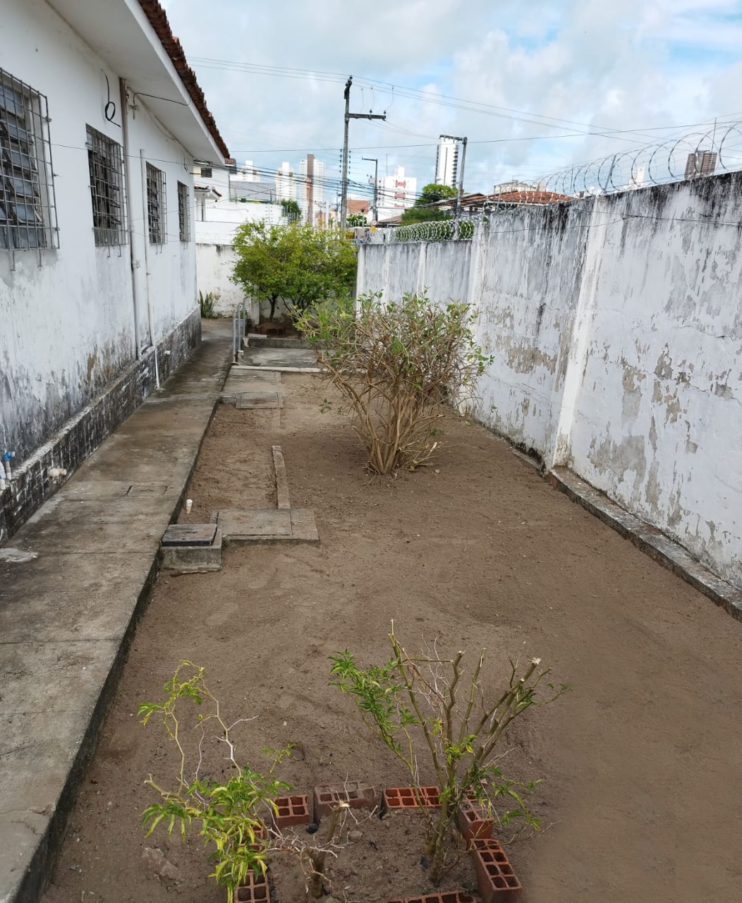 Casa de Esquina - Tambauzinho/Miramar