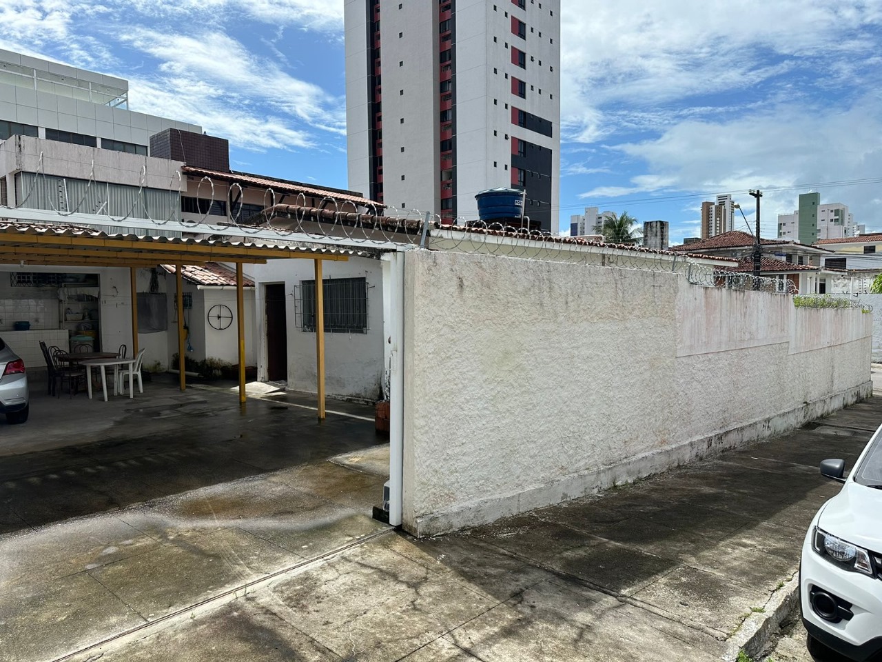 Casa de Esquina - Tambauzinho/Miramar