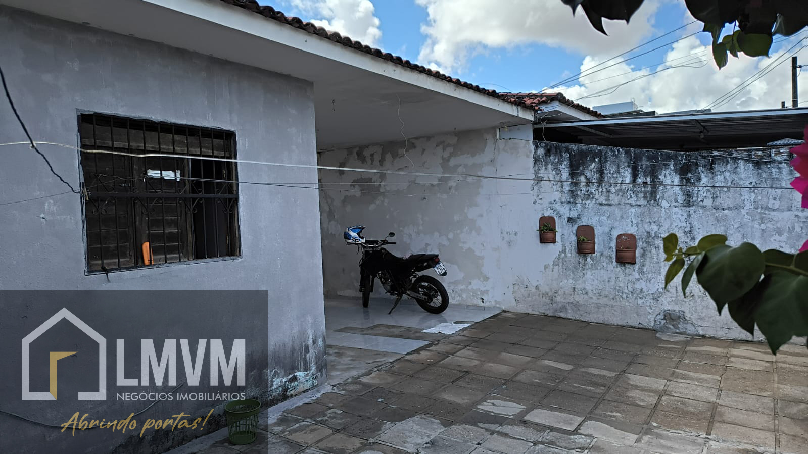 Casa em José Américo - por trás da Havan