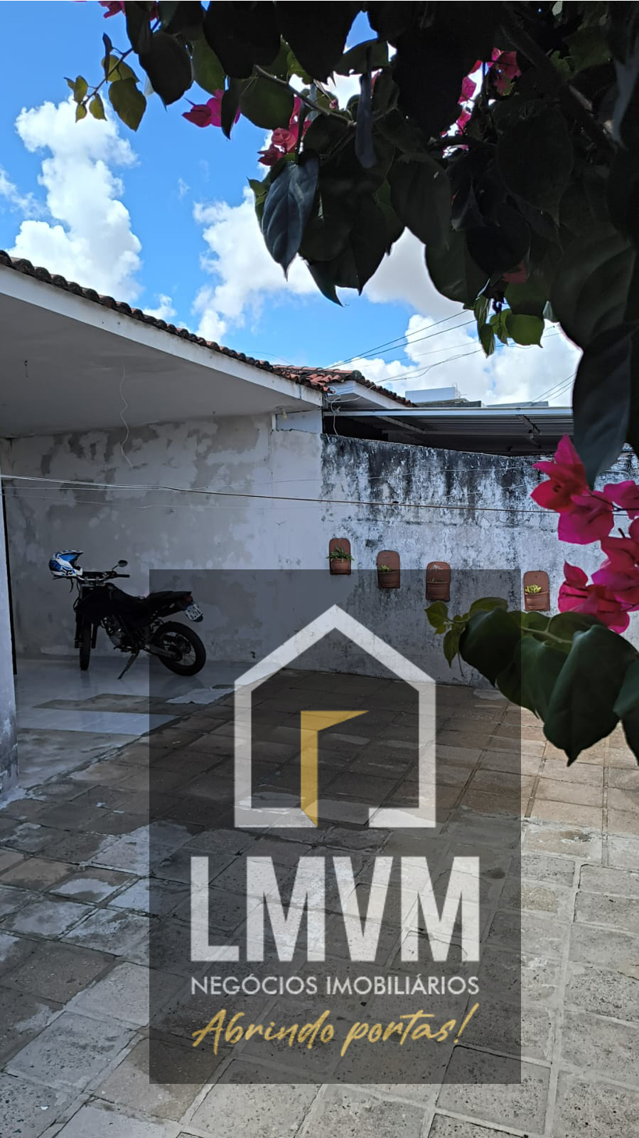 Casa em José Américo - por trás da Havan